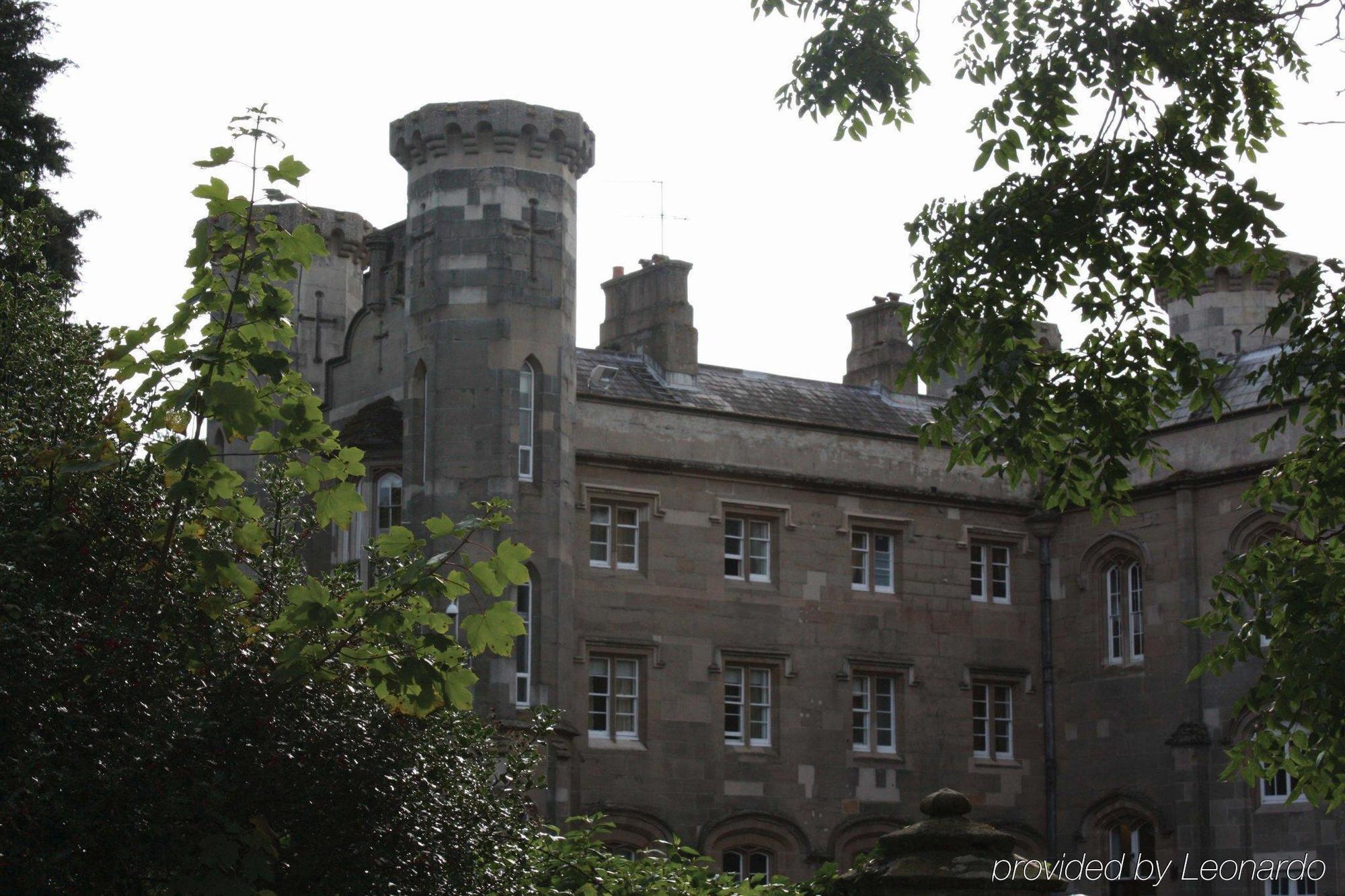 Studley Castle Hotel Bagian luar foto