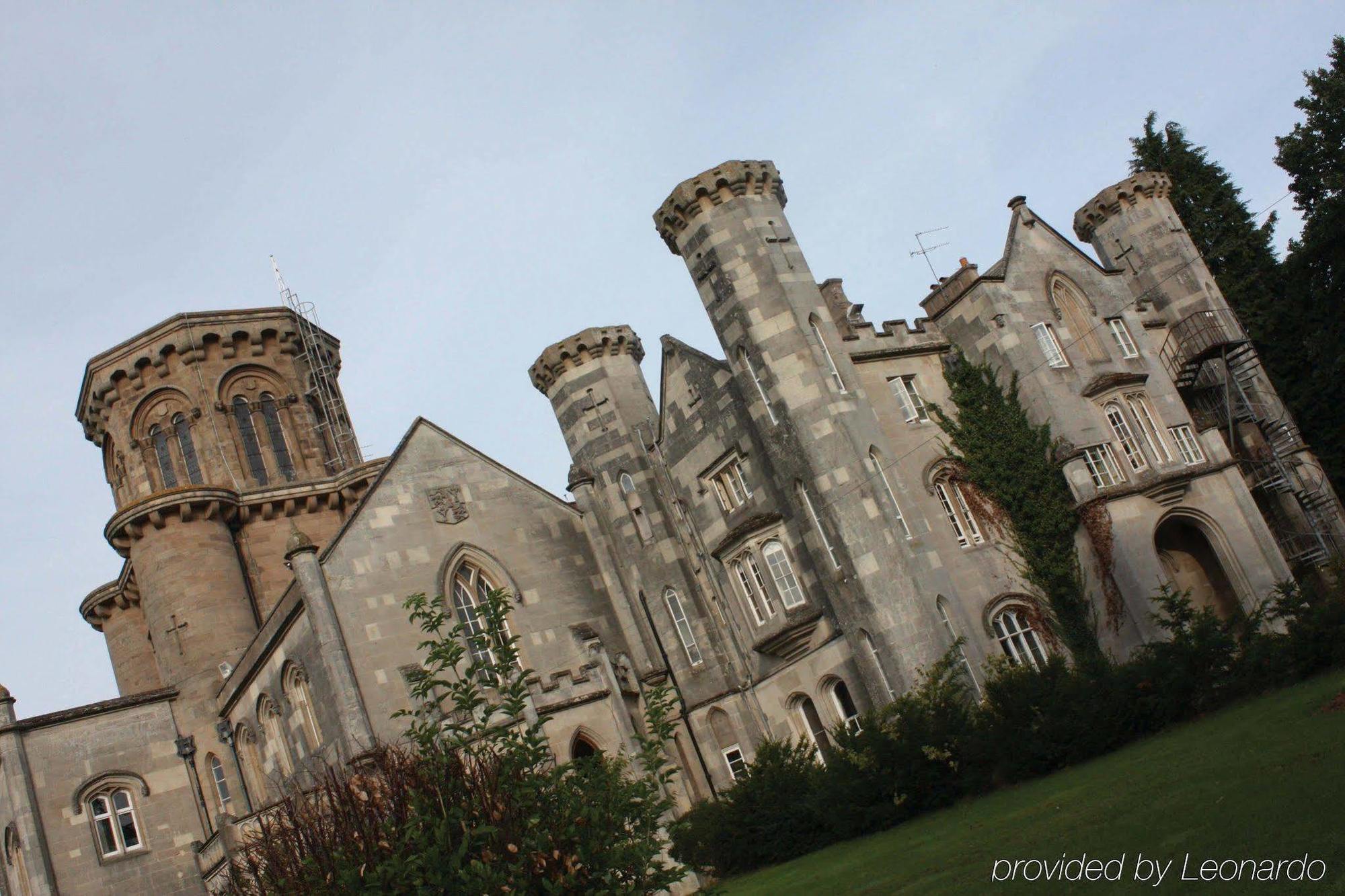 Studley Castle Hotel Bagian luar foto